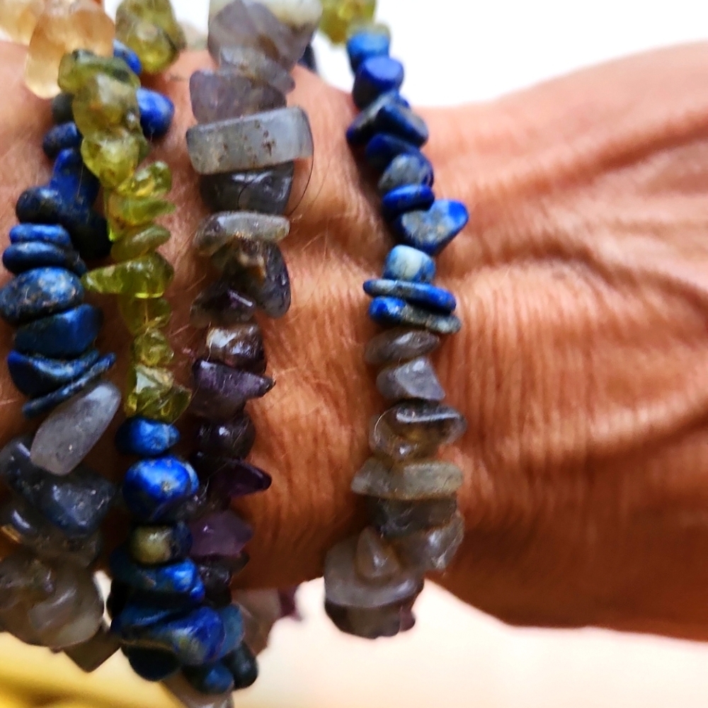 34" Assorted gem stone chip necklace
